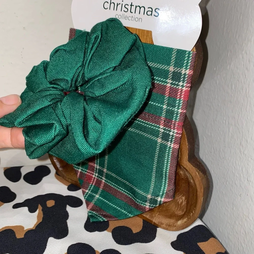 CHRISTMAS DOG BANDANNA & SCRUNCHIE SET